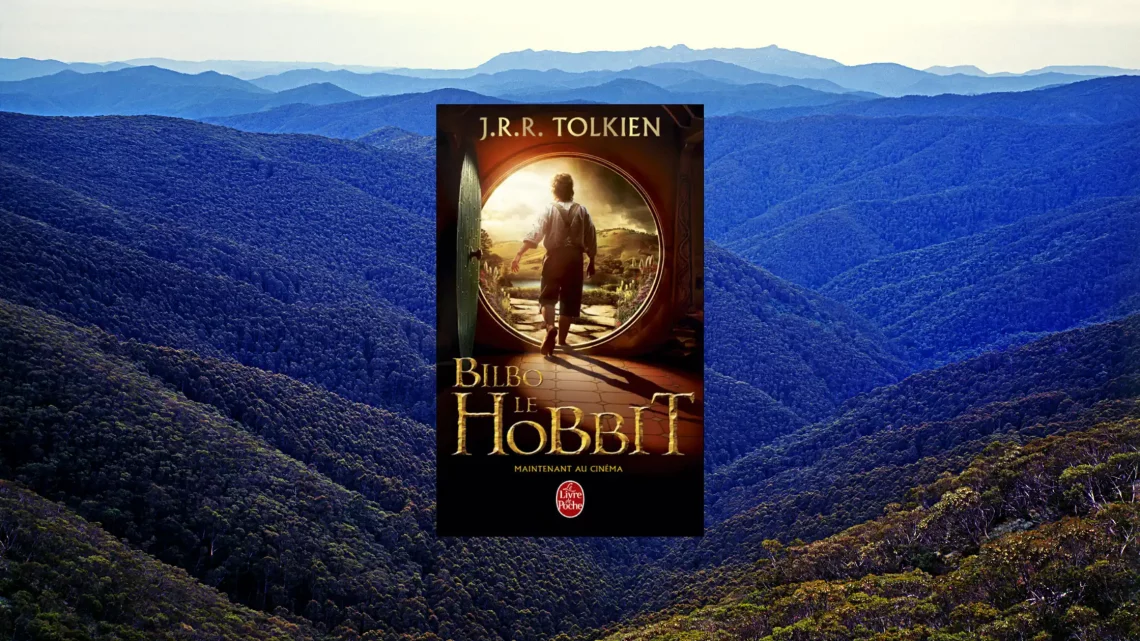 Couverture du roman fantasy "Bilbo le Hobbit" de J.R.R. Tolkien. Chronique de Charlène Malandain.