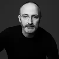 Avis clients de Bruno Pérès, auteur qui a fait appel aux services de Charlène Malandain, rédactrice web et blogueuse littéraire freelance. 